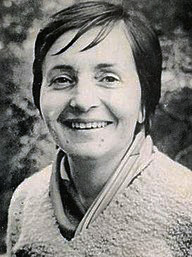 گلتن آکین از نویسندگان معاصر ترکیه